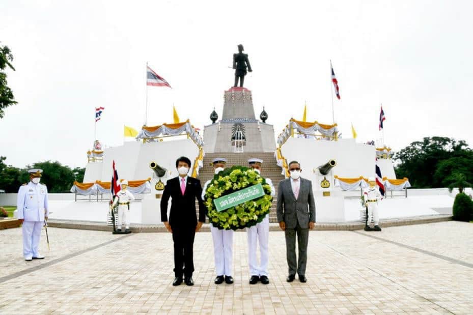 มิตรแท้ฯ วางพวงมาลาถวายราชสักการะ