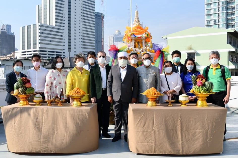 มิตรแท้ฯ สักการะสิ่งศักดิ์สิทธิ์ประจำองค์กร
