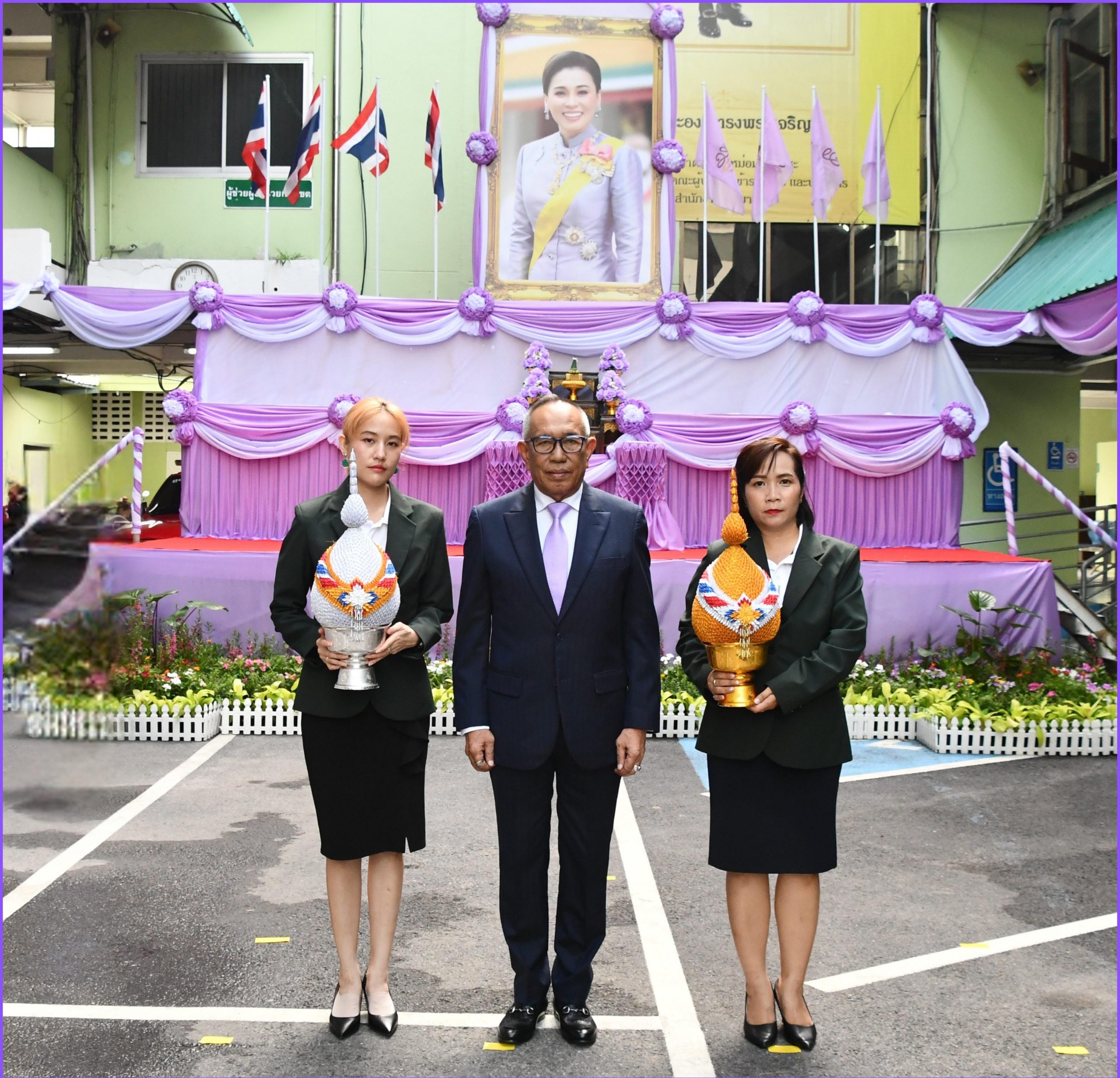 มิตรแท้ประกันภัย ร่วมพิธีถวายเครื่องราชสักการะและวางพานพุ่ม เนื่องในโอกาสวันเฉลิมพระชนมพรรษา สมเด็จพระนางเจ้าสุทิดา พัชรสุธาพิมลลักษณ พระบรมราชินี 3 มิถุนายน 2568