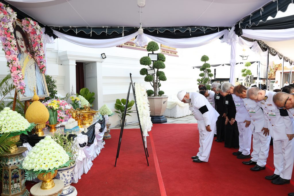 Mittare Insurance Queen Sirikit Ceremony